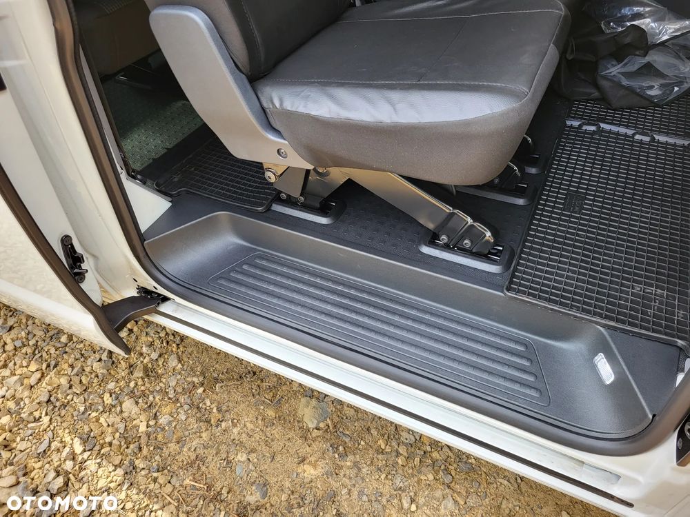 Volkswagen Transporter - 8