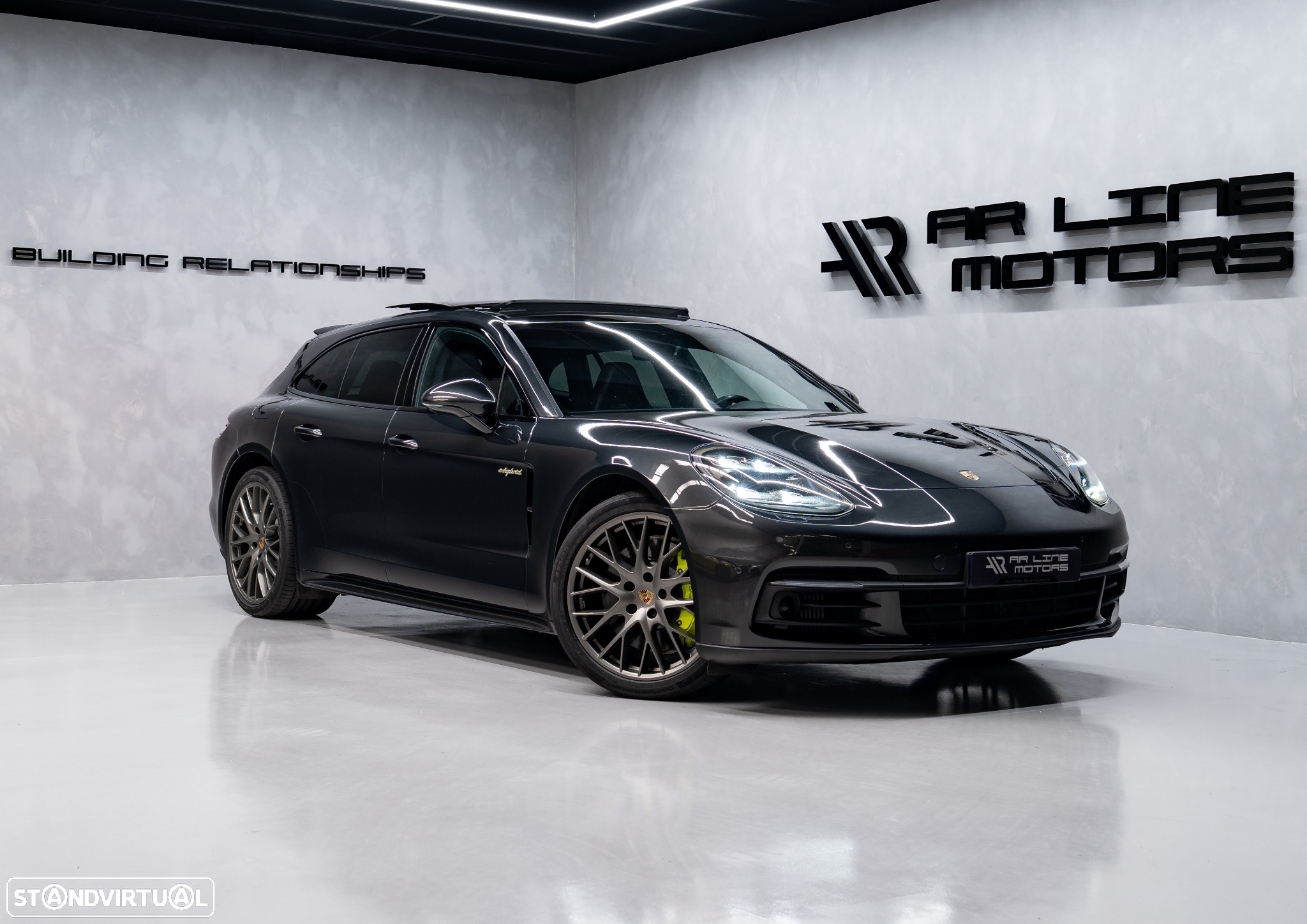 Porsche Panamera Sport Turismo 4 E-Hybrid - 2