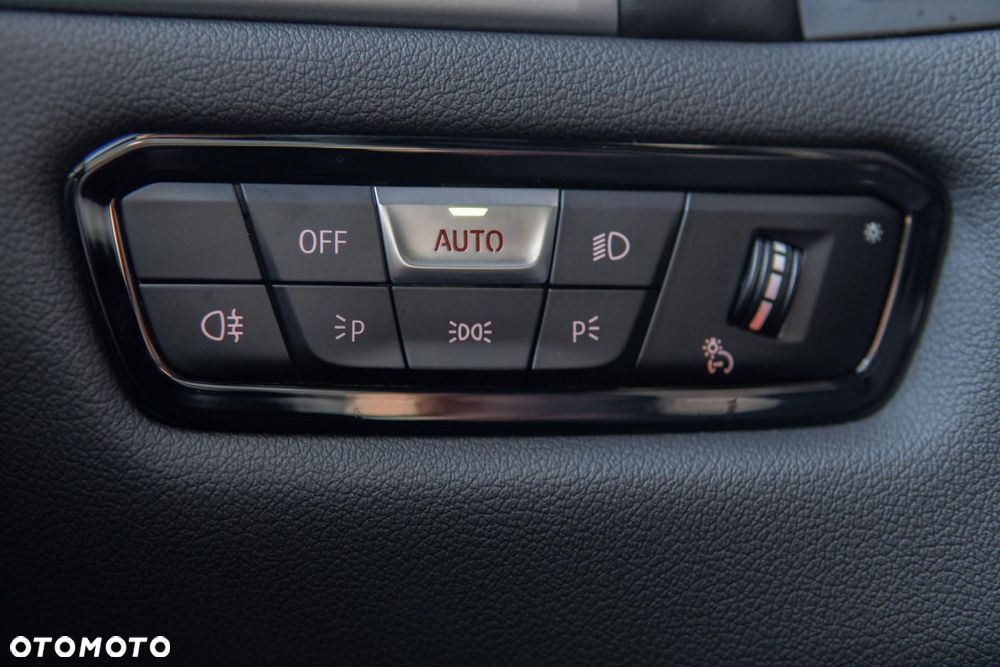 BMW Seria 8 840d xDrive mHEV - 34