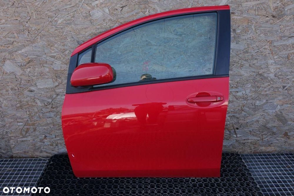 DRZWI LEWE PRZEDNIE 5D TOYOTA YARIS II - 1