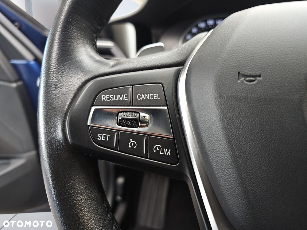 BMW Seria 3 320i Advantage - 21