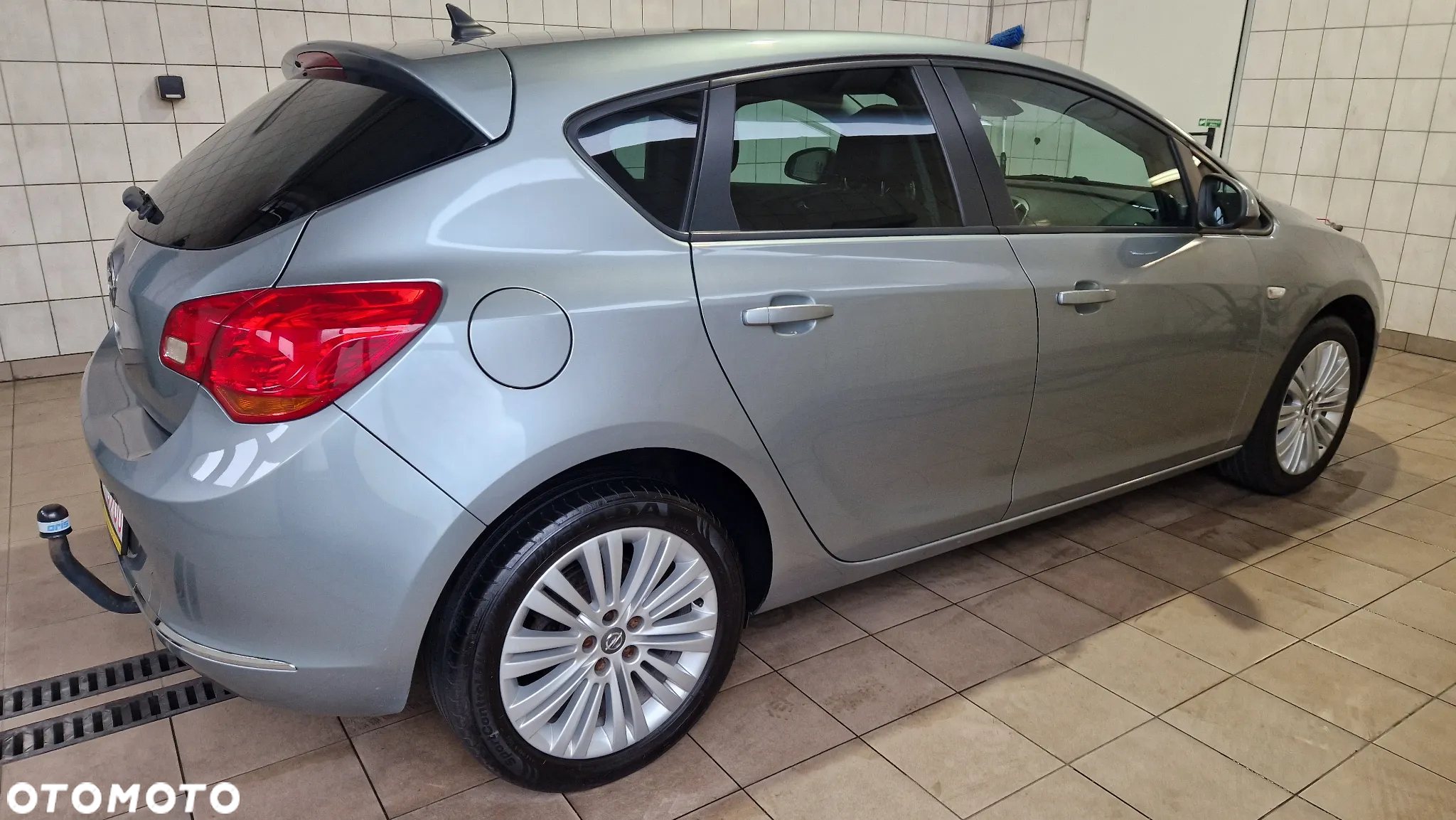 Opel Astra 1.4 Turbo Color Edition - 12