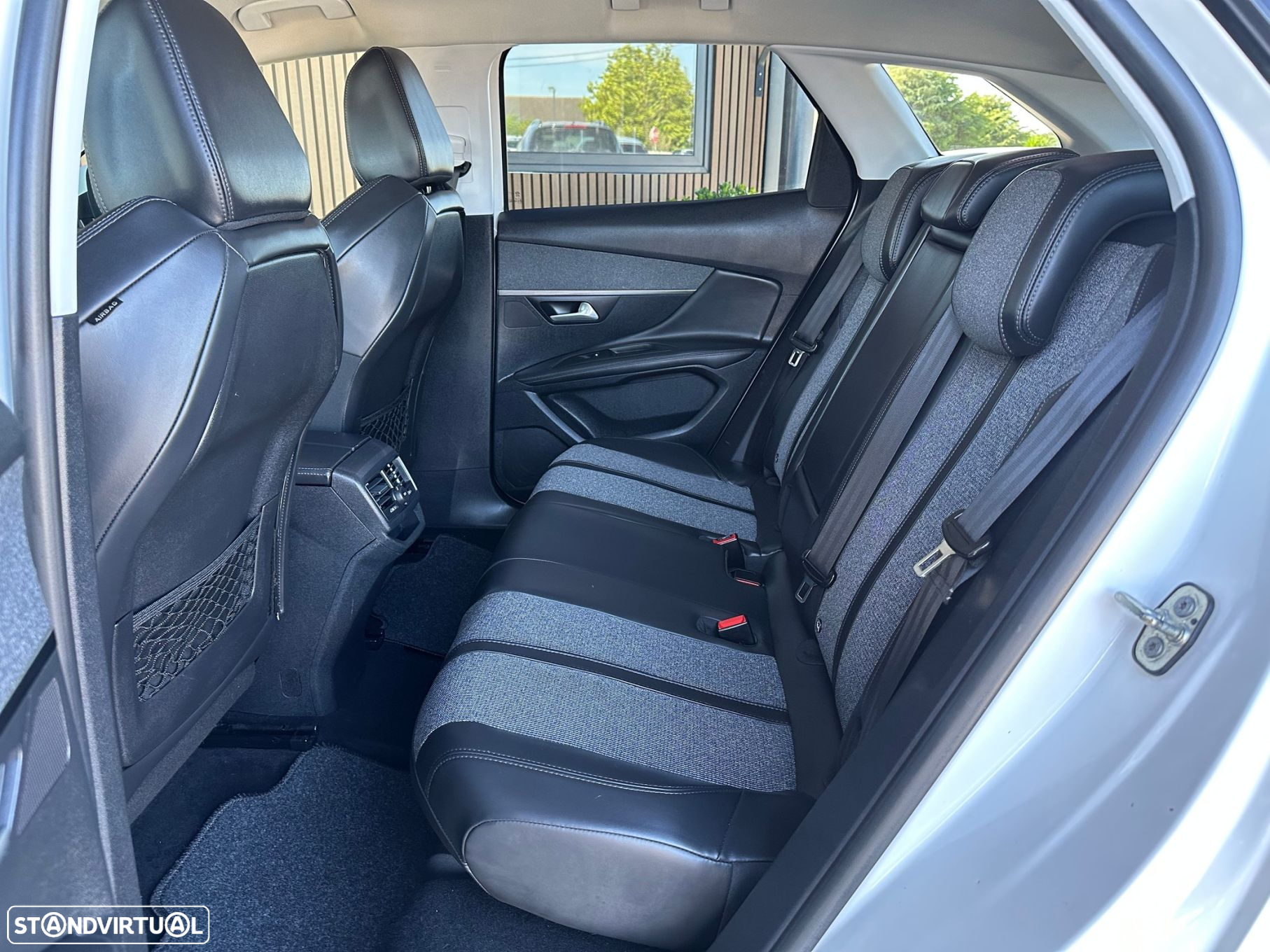 Peugeot 3008 1.6 BlueHDi Allure EAT6 - 37