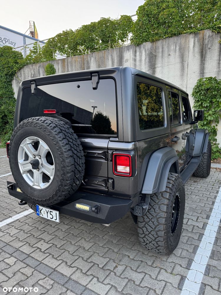 Jeep Wrangler - 21