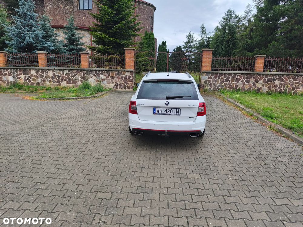 Skoda Octavia 2.0 TDI DSG RS - 8