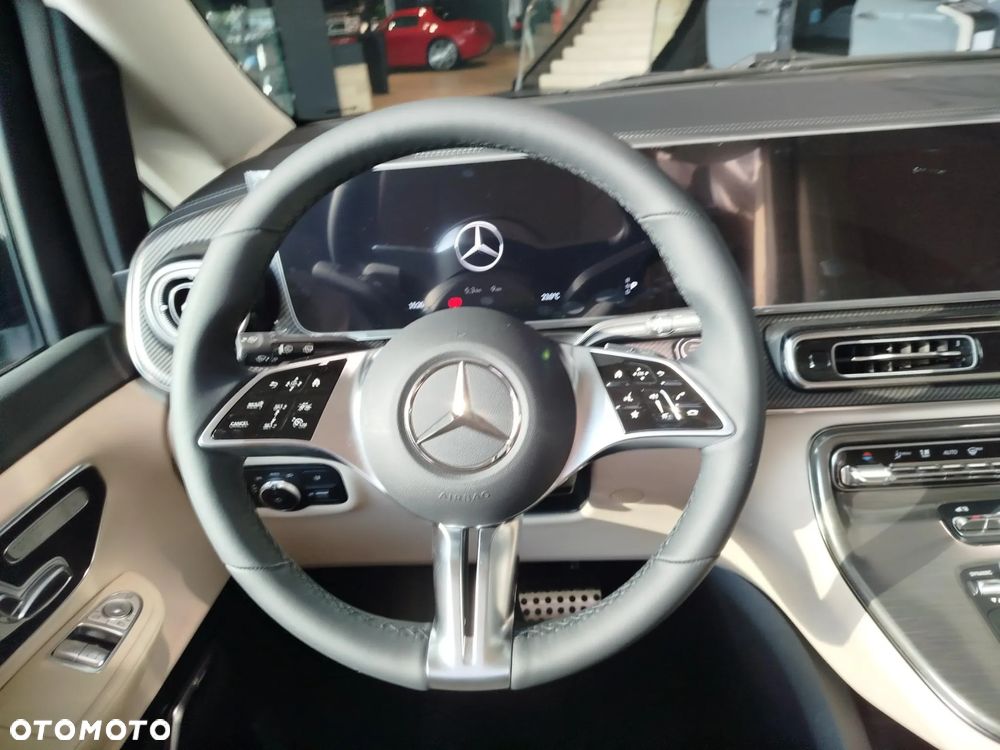 Mercedes-Benz Klasa V - 10
