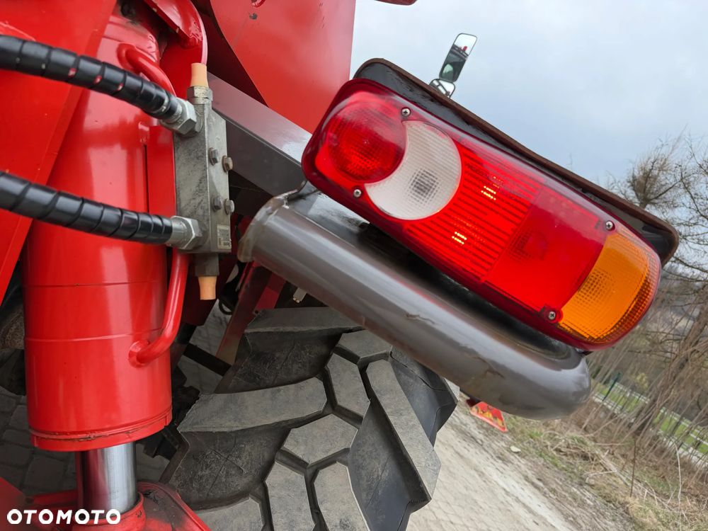 Manitou MRT2150+PRIVILEGE Ładowarka teleskopowa 4x4 ROTO 21metrów. Bez AdBLUE bez DPF. udźwig 5ton jak Nowa z Norwegii 4900mtg. 2015rok. Obrót pełny. Zero luzów wycieków. Zadbana maszyna z Fermy Norweskiej. Silnik 160 Km. AUTEC zdalne sterowanie. Ani deka luzów czy wycieków. Opony jak Nowe. Pełny Oryginał. Niski przebieg. Stabilizatory. Zamki na tłokach. OKAZJA - 9