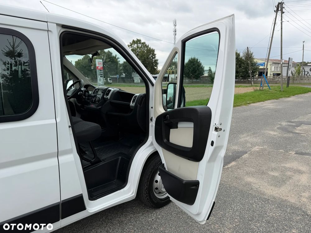 Fiat Ducato * 2.3 / 130KM * DOKA / Brygadówka * Skrzyniowy * 7 Osób * - 33
