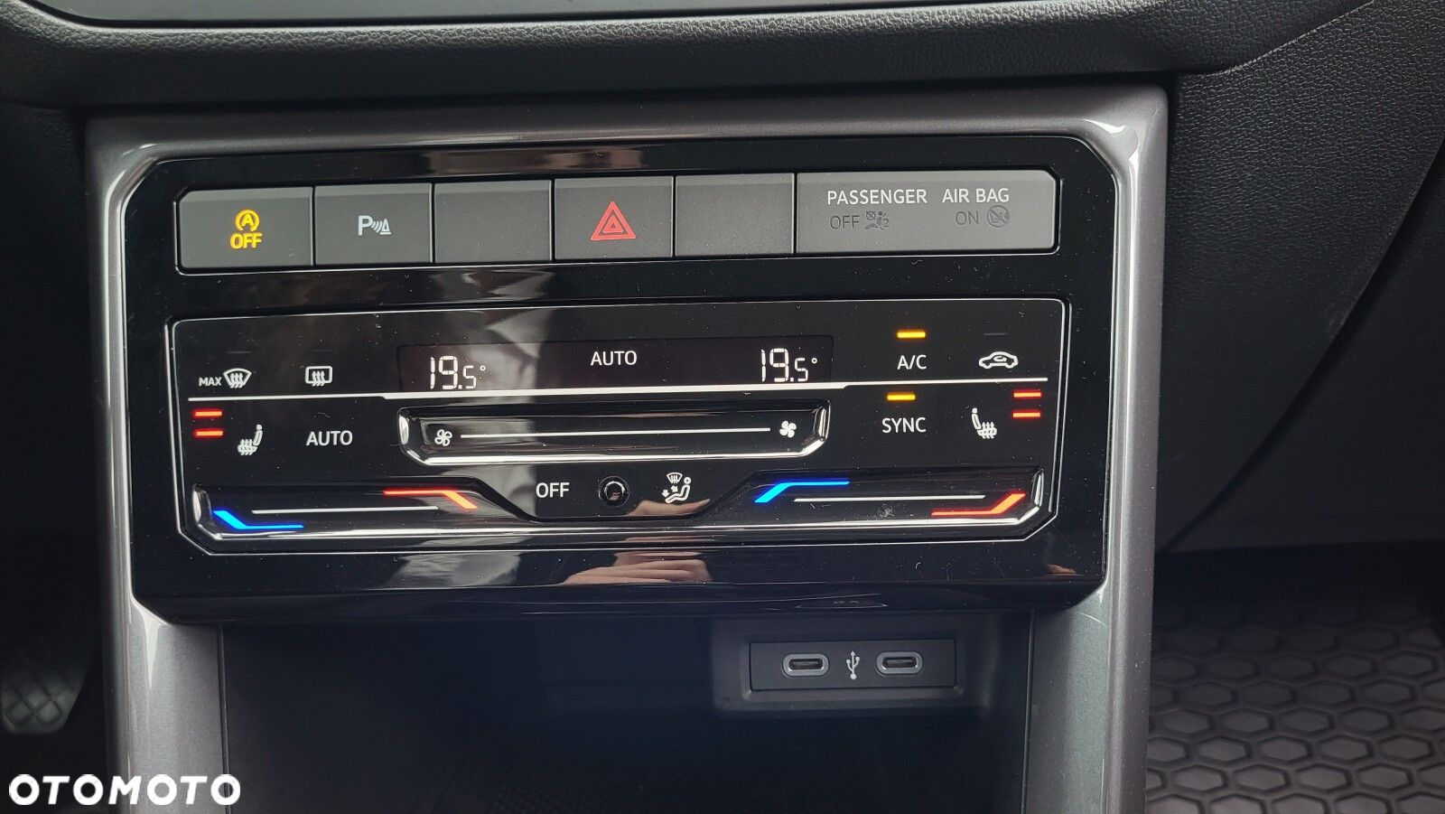 Volkswagen T-Cross - 25