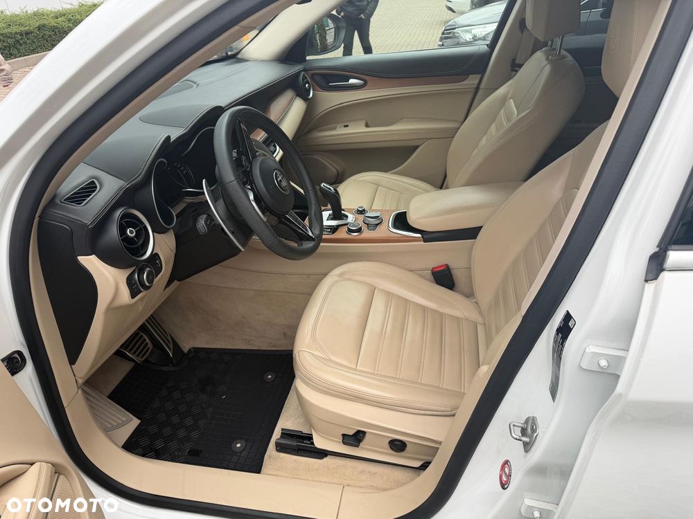 Alfa Romeo Stelvio 2.0 Turbo Veloce TI Q4 - 4