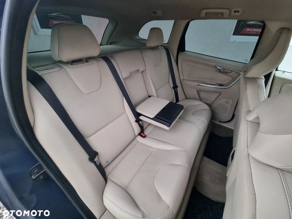 Volvo XC 60 D3 Momentum - 13