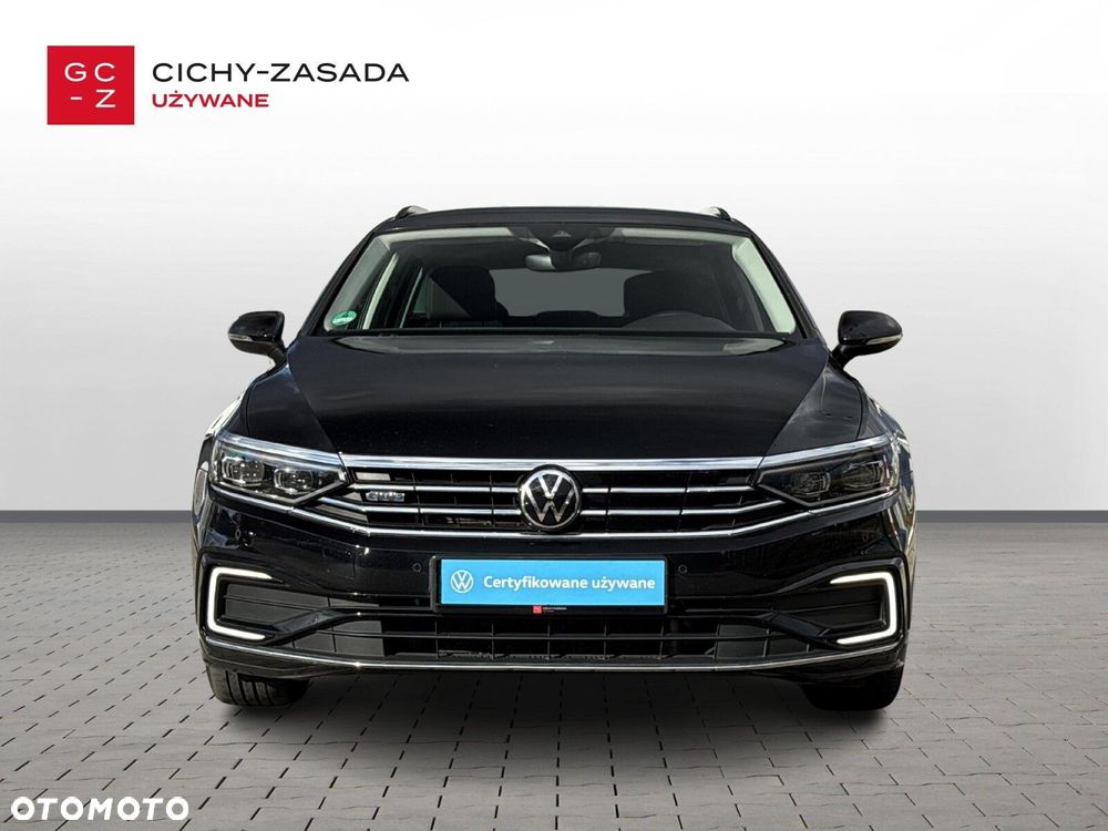 Volkswagen Passat - 8