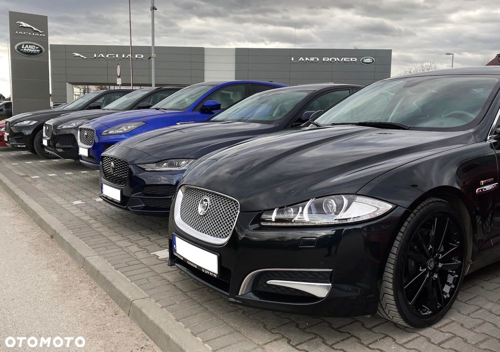 Jaguar XF 3.0 TDV6 R-Sport - 4