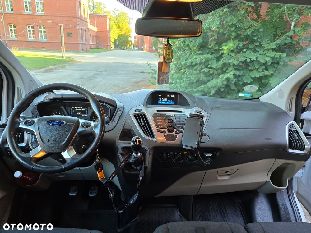 Ford Custom - 14