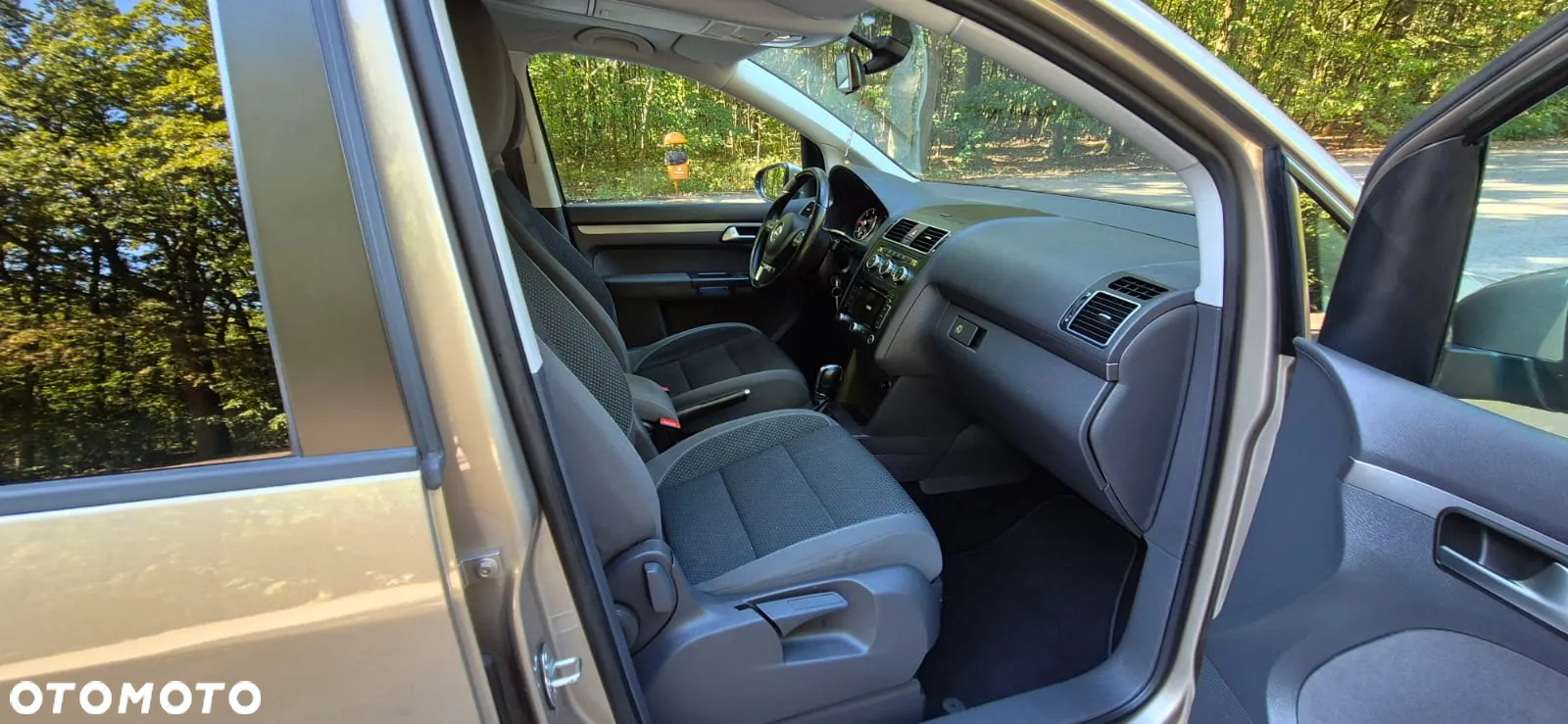 Volkswagen Touran 1.6 TDI DPF BlueMotion Technology DSG Highline - 17