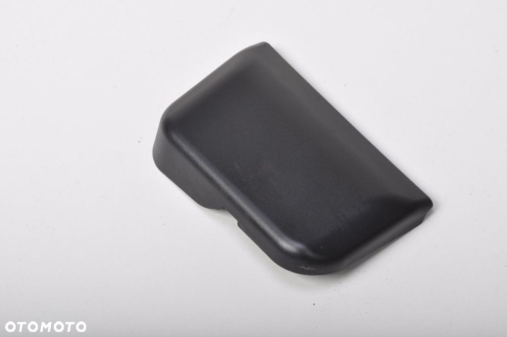 MASERATI GHIBLI III ZAŚLEPKA SŁUPKA PRAWA 670010366 - 2