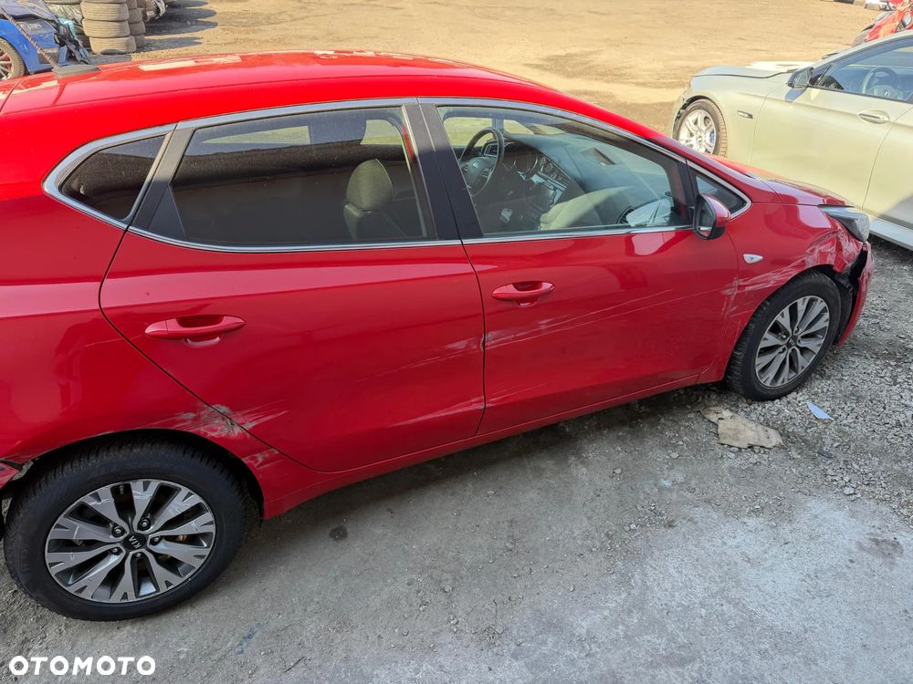 Kia Ceed 1.6 CRDi 136 ISG Vision - 23