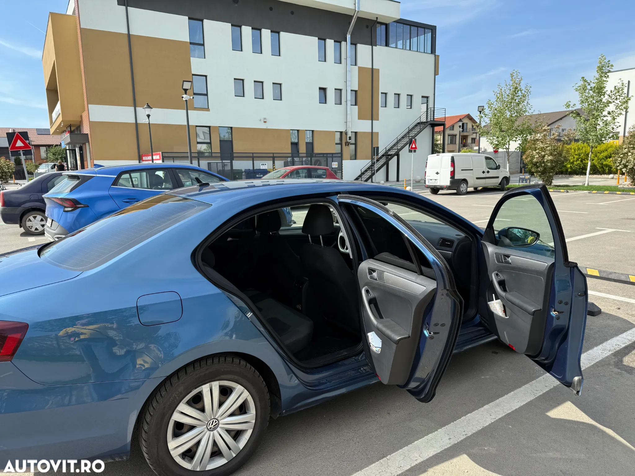 Volkswagen Jetta 1.2 TSI Trendline - 4