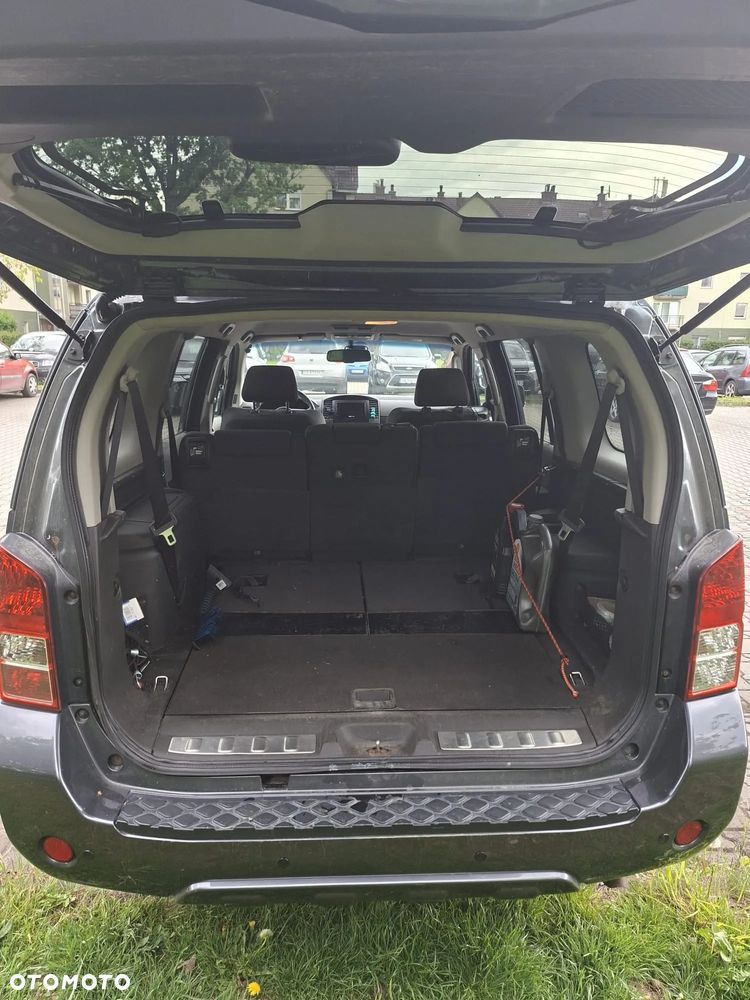 Nissan Pathfinder 2.5 D SE - 3