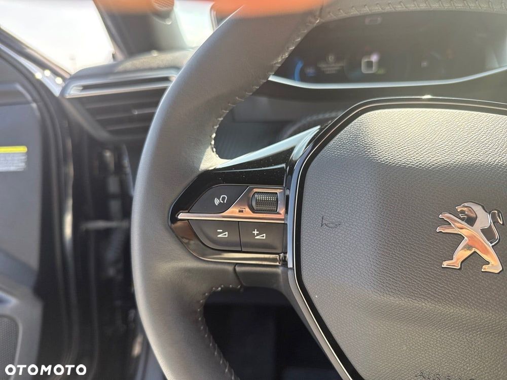 Peugeot 2008 50kWh Allure - 16