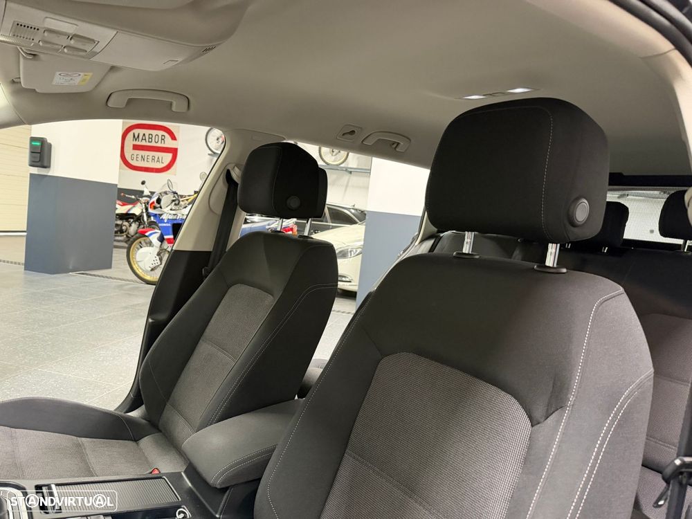 VW Passat Variant 1.6 TDI Confortline - 19