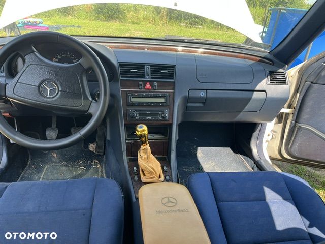 Mercedes-Benz Klasa C 250 T D Turbo Elegance - 14