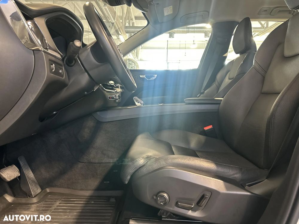 Volvo XC 60 - 24