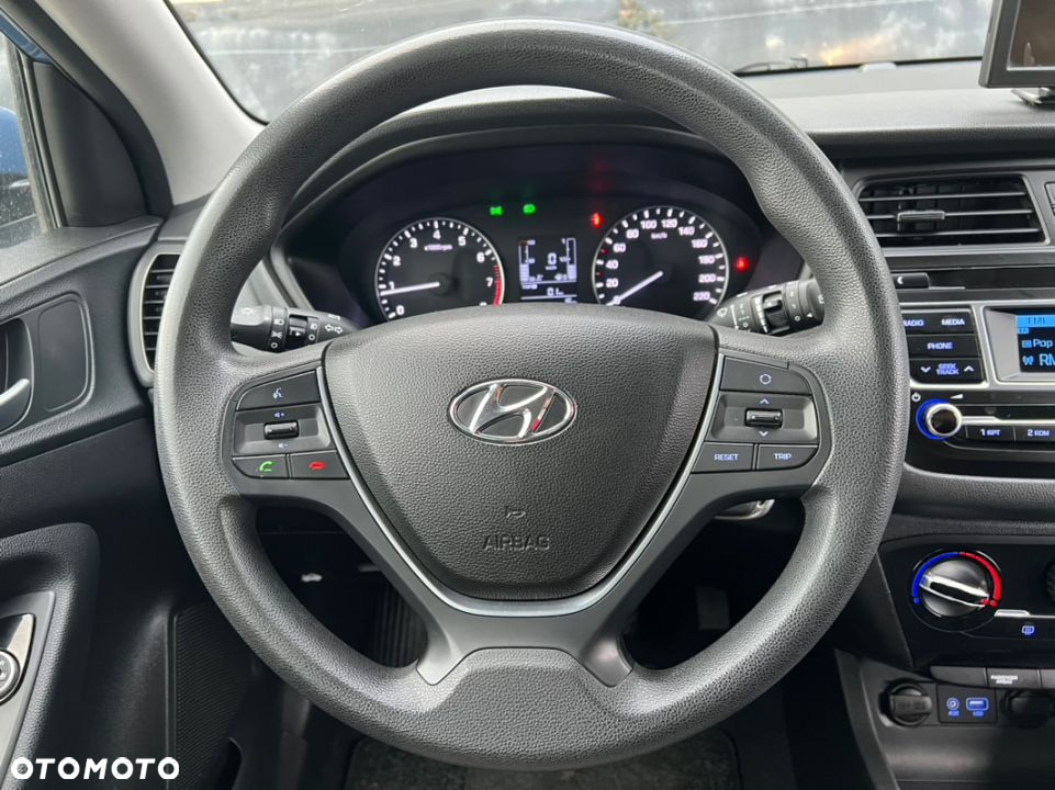 Hyundai i20 blue 1.2 - 20