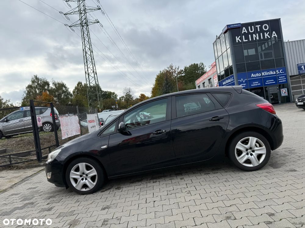 Opel Astra IV 1.4 T Cosmo - 2