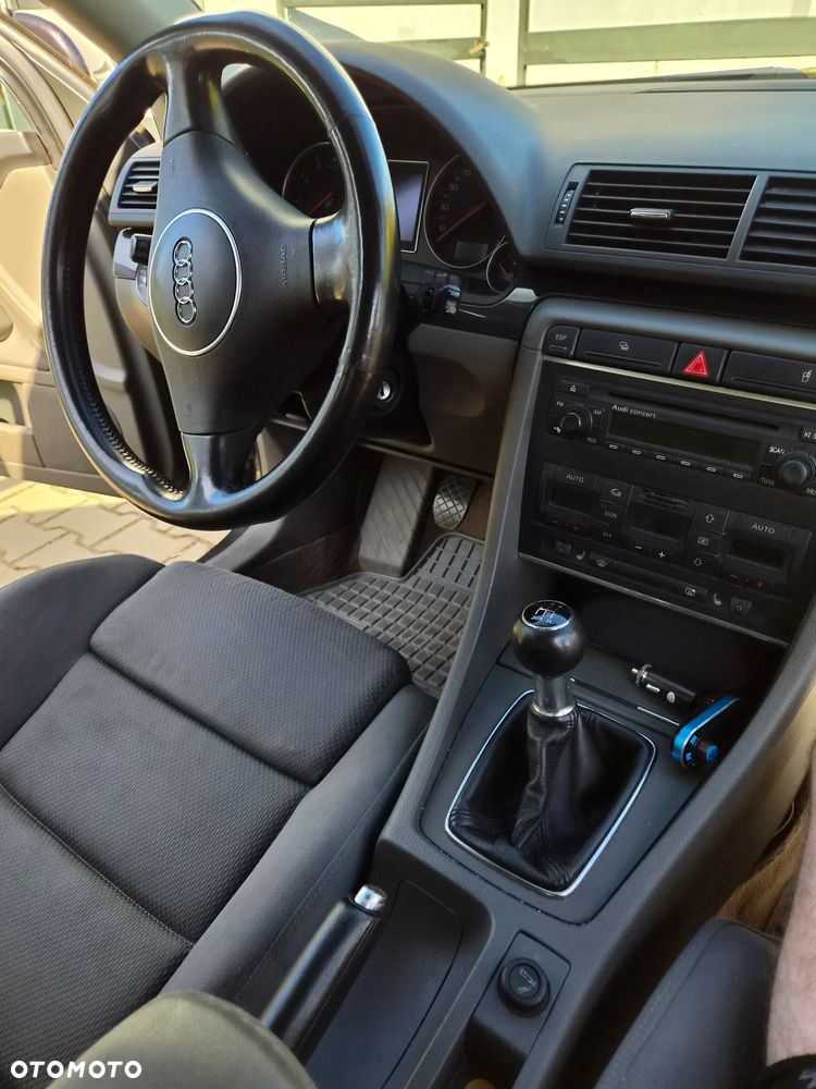 Audi A4 Avant - 10
