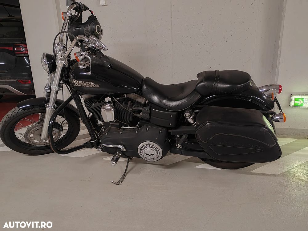 Harley-Davidson Dyna Street Bob - 1