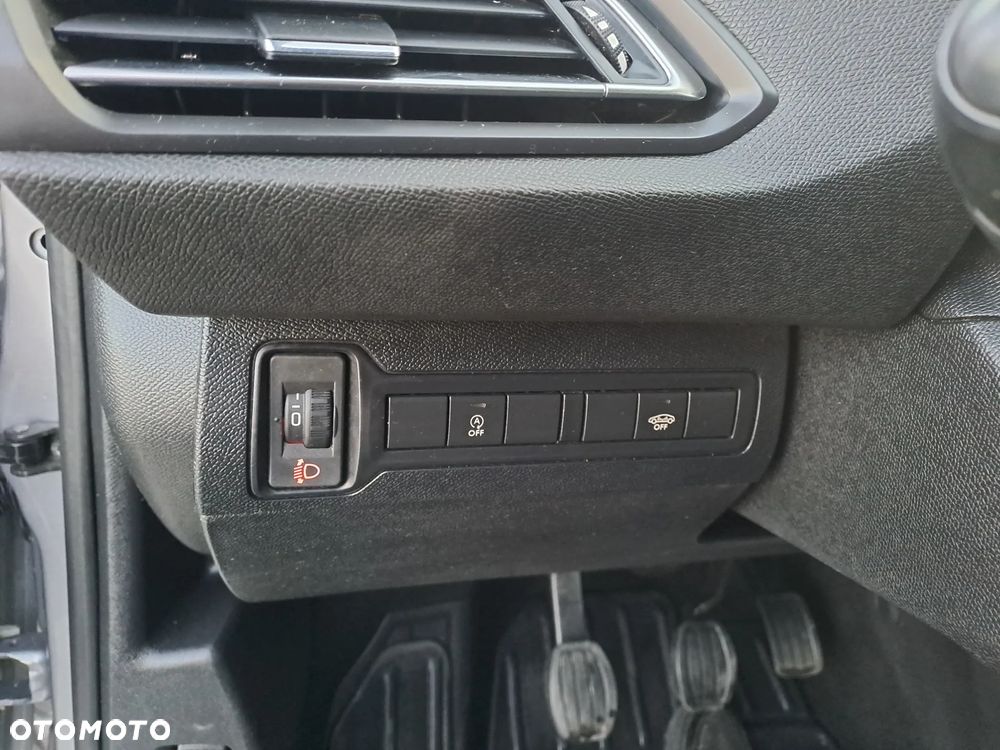 Peugeot 308 1.2 PureTech GPF Allure S&S - 23