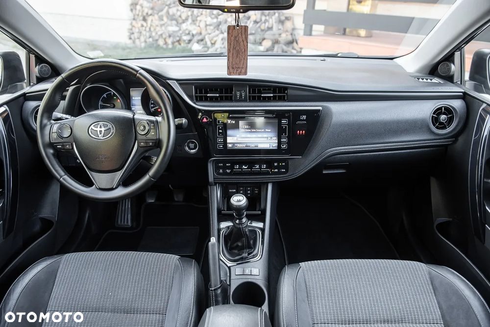 Toyota Auris 1.6 D-4D Design Edition - 16