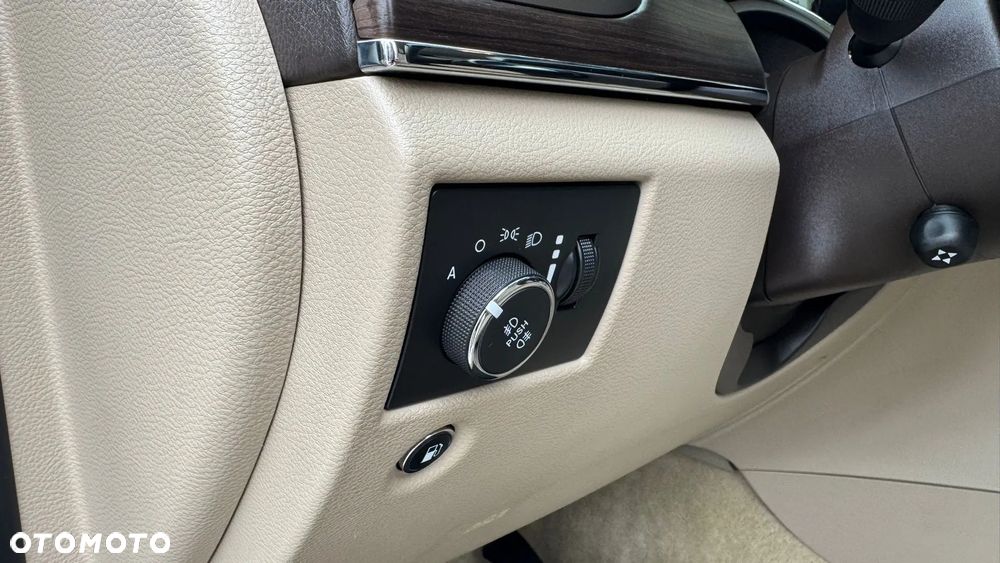 Jeep Grand Cherokee - 19