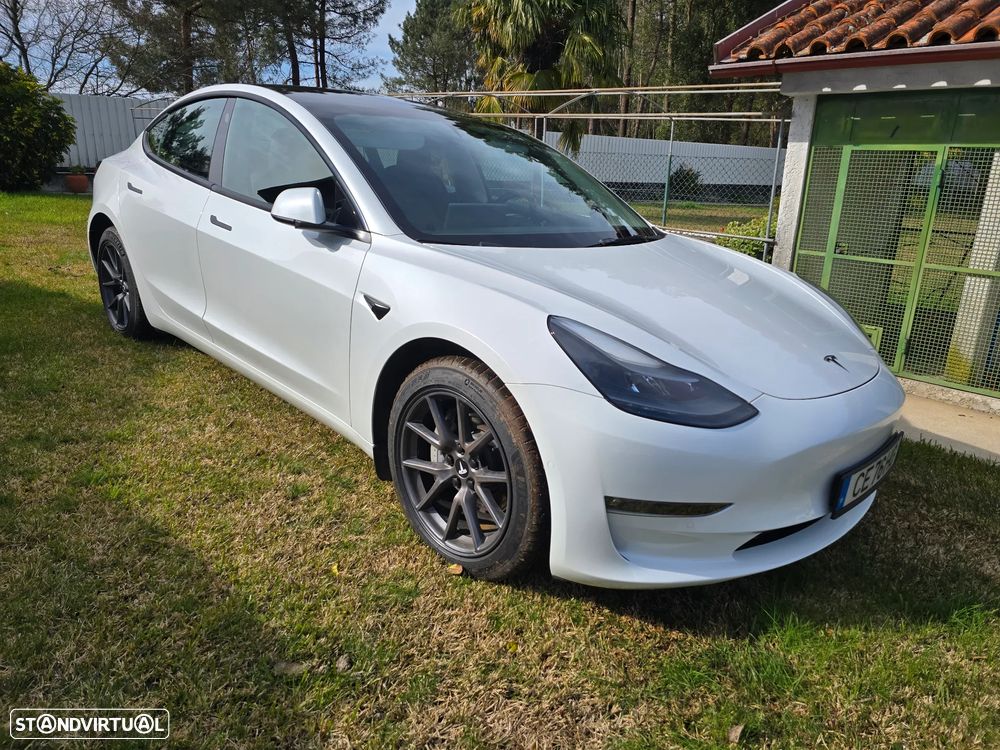 Tesla Model 3 - 3