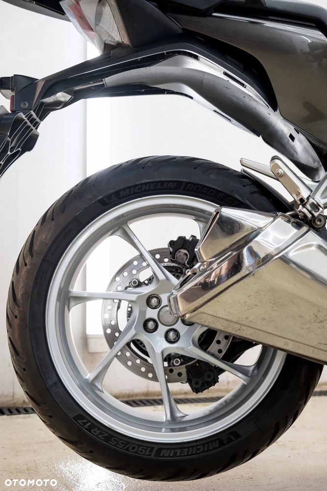 Honda VFR - 37