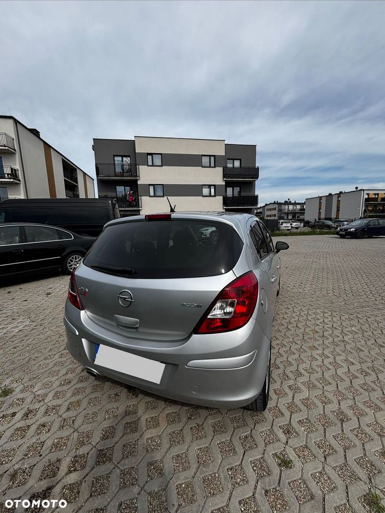 Opel Corsa 2011 photo 3