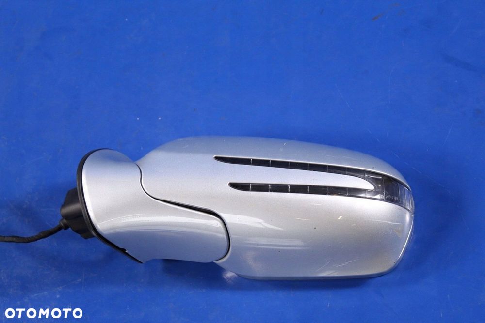 LUSTERKO LEWE MERCEDES CLC 09r UK 775 7  2 PIN - 7