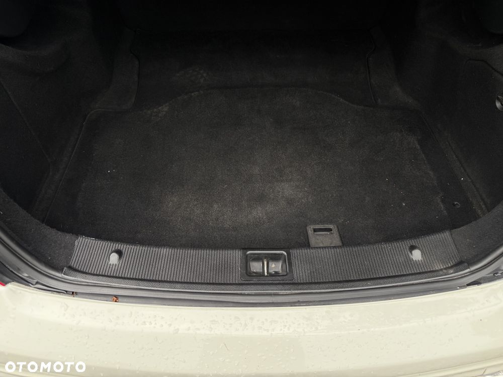 Mercedes-Benz Klasa C 300 Avantgarde 4-Matic - 12