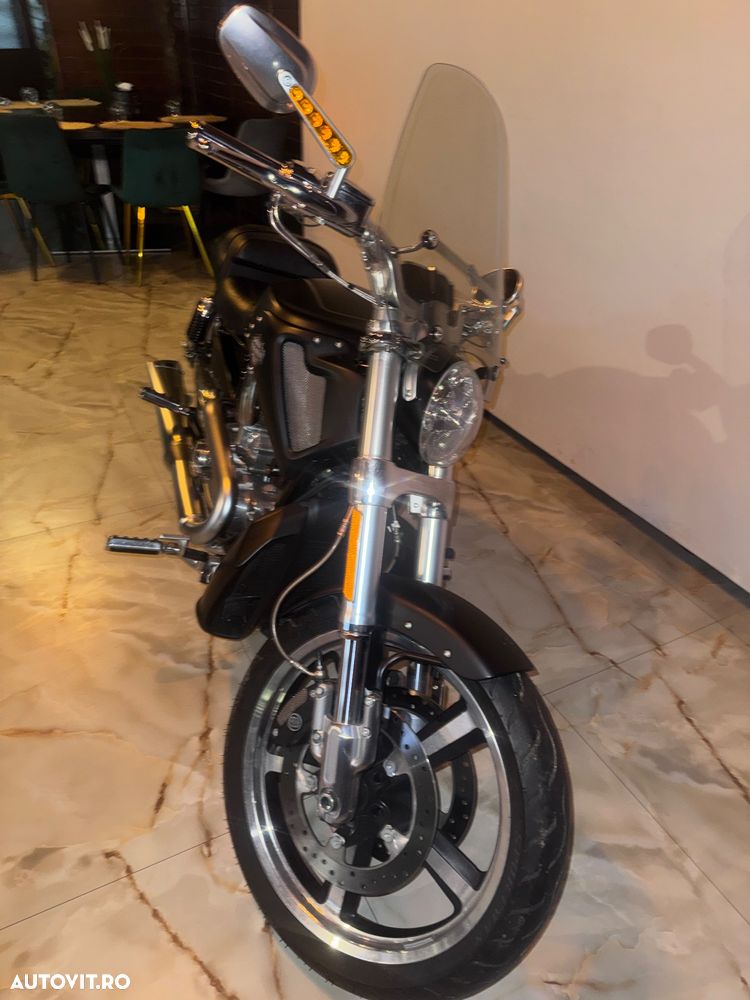 Harley-Davidson V-Rod Muscle - 5