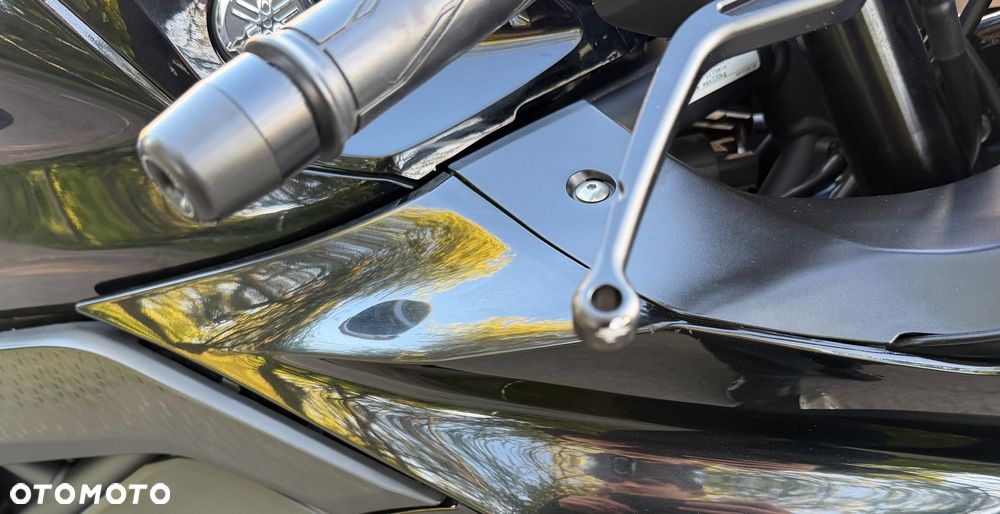 Yamaha R3 - 12