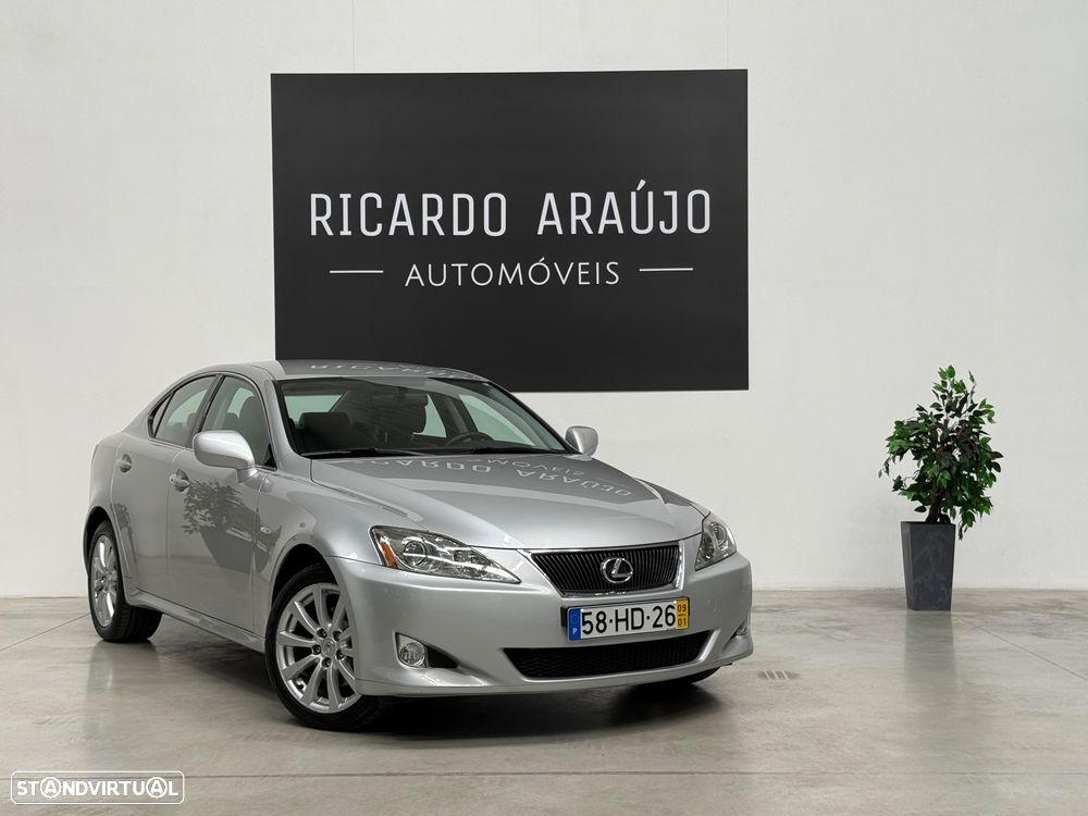 Lexus IS 220 d P.Luxury 4D - 5
