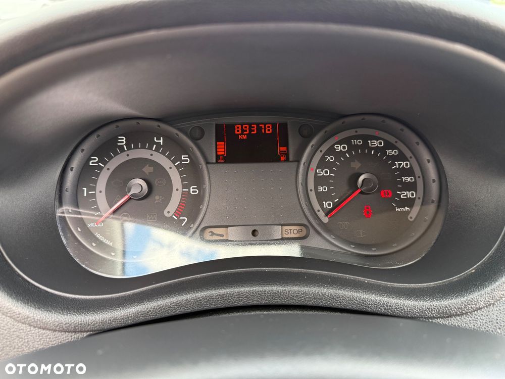 Renault Clio 1.2 16V Expression - 28