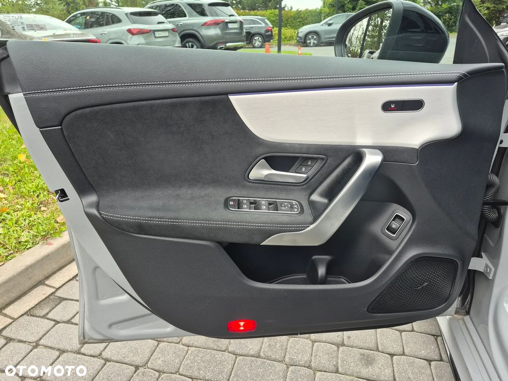 Mercedes-Benz CLA 200 AMG Line 7G-DCT - 16