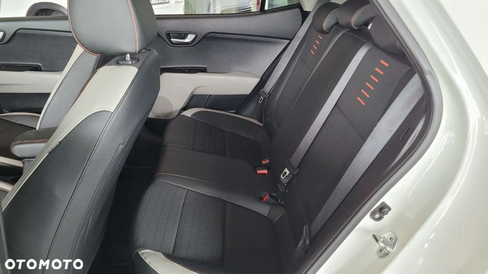 Kia Stonic - 31
