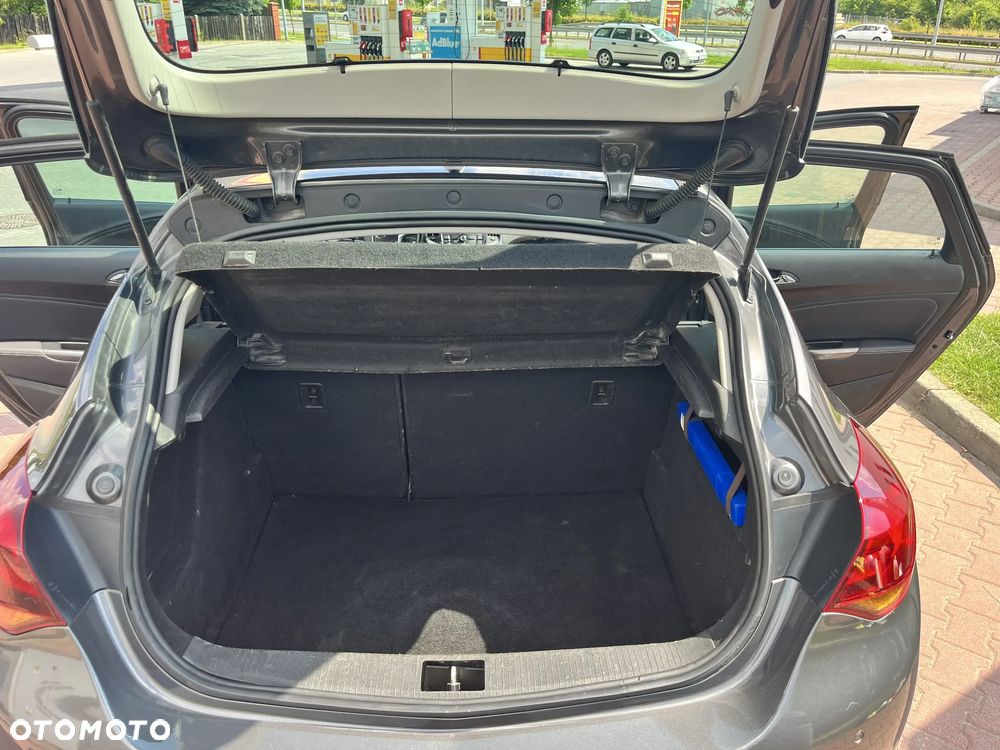 Opel Astra 1.7 CDTI - 11
