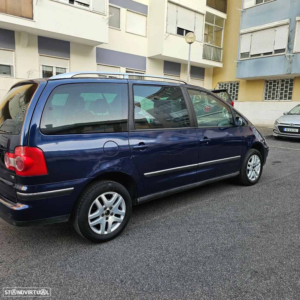 VW Sharan 1.9 TDi Confortline - 4