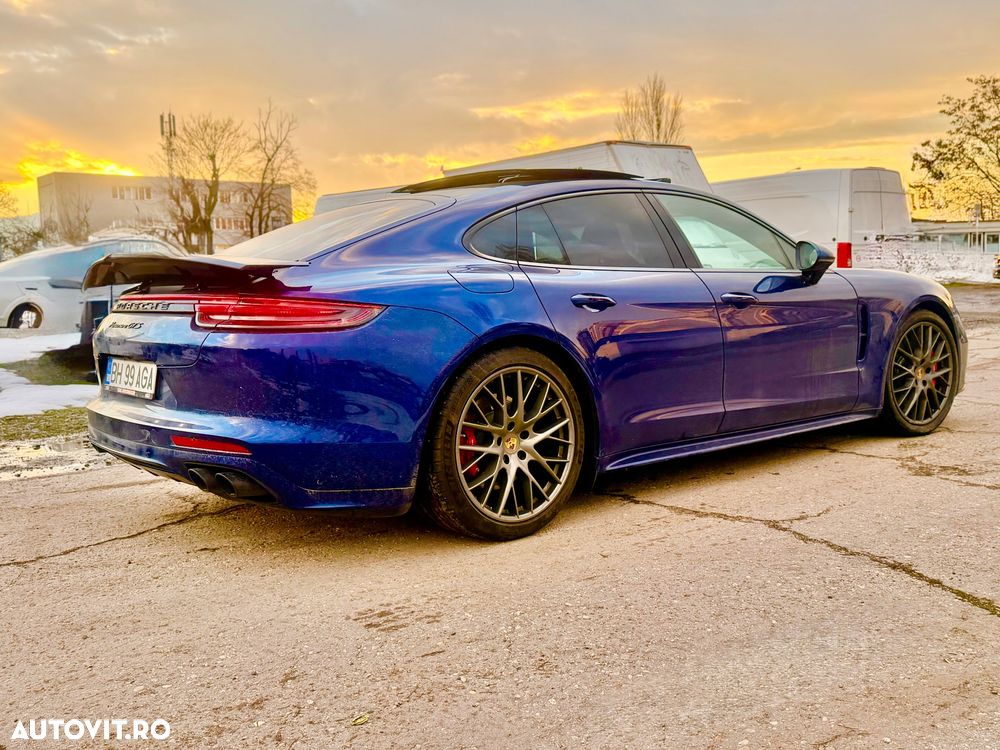 Porsche Panamera - 4