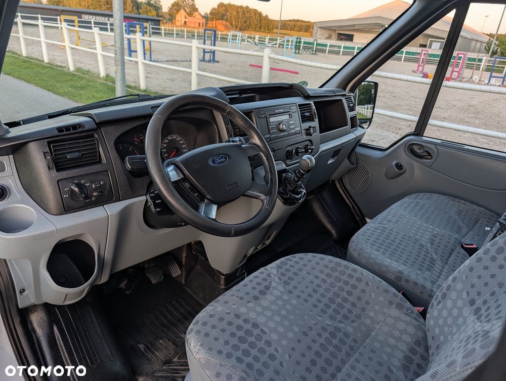 Ford Transit - 12