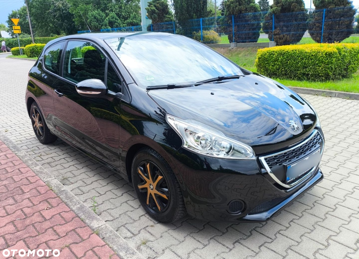 Peugeot 208 1.6 e-HDi Allure STT - 2